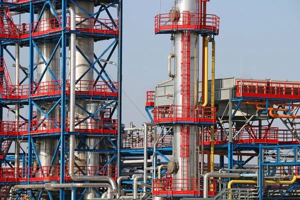 Raffinaderij petrochemische plant olie industrie detail — Stockfoto