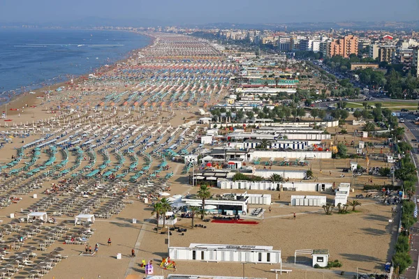 Rimini plage et ville Italie saison estivale — Photo