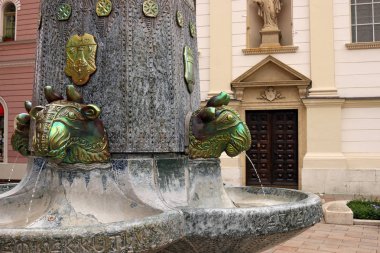 Zsolnay çeşme Simgesel Yapı Pecs Macaristan