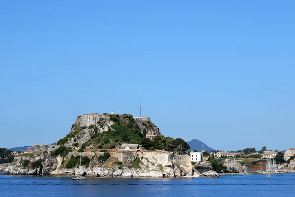 Stará pevnost mezník Korfu letní sezóny — Stock fotografie