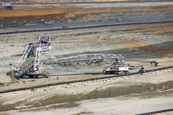 Excavator Digging Open Pit Coal Mine — Stock Photo, Image