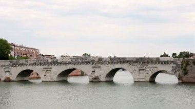 eski taş Tiberius Rimini İtalya köprü