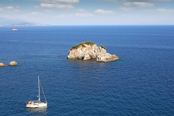 Navega en el mar Jónico Parga Grecia — Foto de Stock