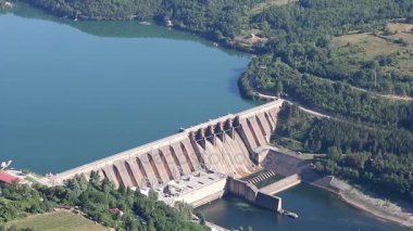 Hidroelektrik Santrali Drina Nehri üzerinde