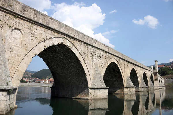 Slavný starý kamenný most Visegrad Bosna — Stock fotografie