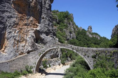 kokkori taş köprü manzara Zagoria Yunanistan
