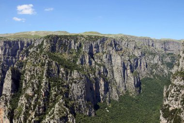 Vikos manzara Zagoria Yunanistan yaz sezonu geçit.