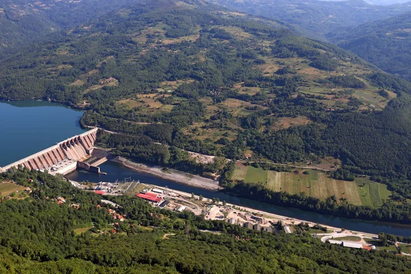 Central hidroeléctrica no rio Drina — Fotografia de Stock