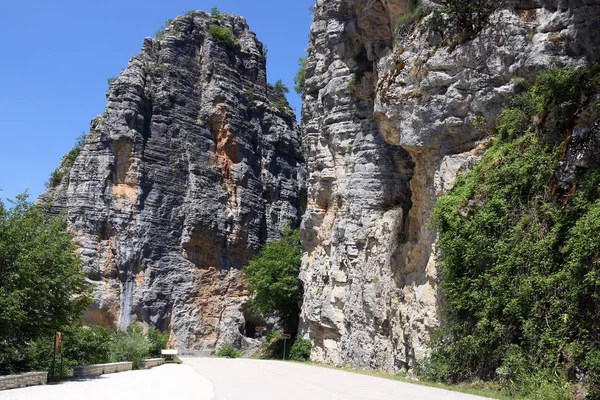 Horská silnice k Kokkori mostu Zagoria Řecko — Stock fotografie