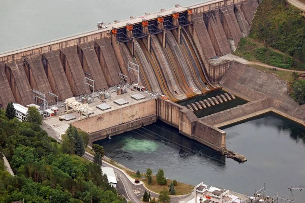 세르비아 강에서 수력 발전소 — 스톡 사진