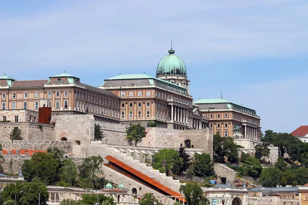 Château royal sur la colline Budapest Hongrie — Photo