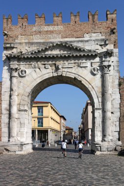 Arco di Augusto taş geçit sokak Rimini İtalya