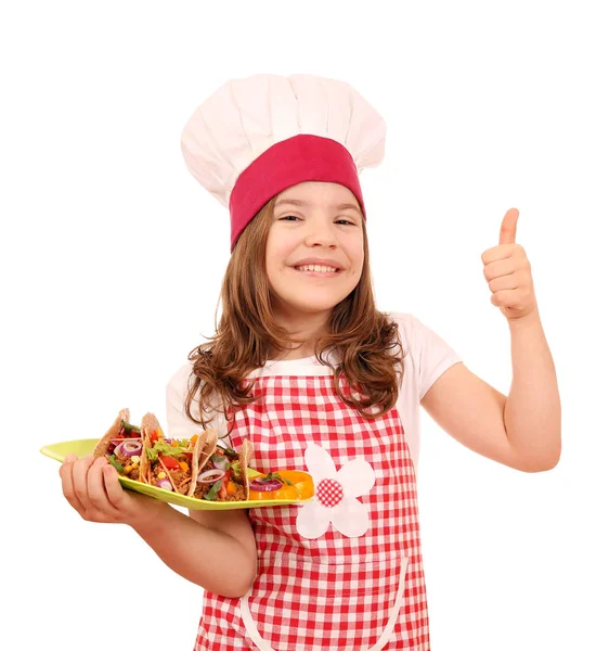 Ευτυχισμένη κοριτσάκι μαγειρέψουν με tacos και αντίχειρα — Φωτογραφία Αρχείου