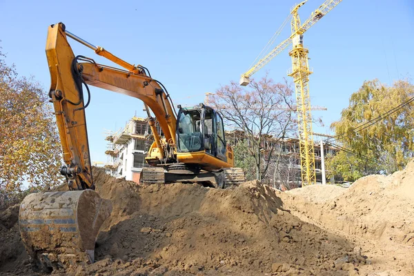 Excavadora en la industria de la construcción — Foto de Stock