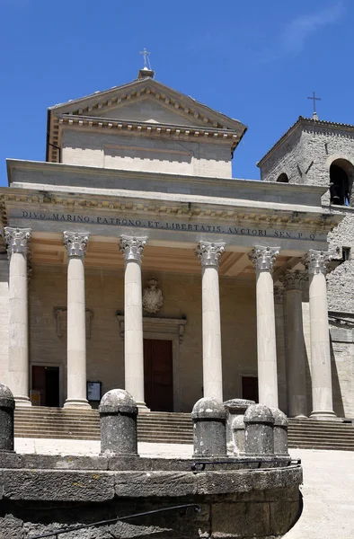 Basilica di San Marino gród Włochy — Zdjęcie stockowe