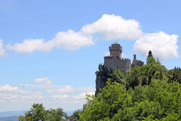 San Marino segunda torre de la Cesta o Fratta — Foto de Stock