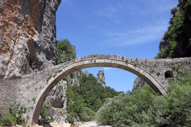 Kokkori taş köprü Zagoria Yunanistan kemerli