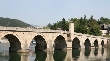 Drina Nehri Visegrad Bosna üzerinde eski taş köprü