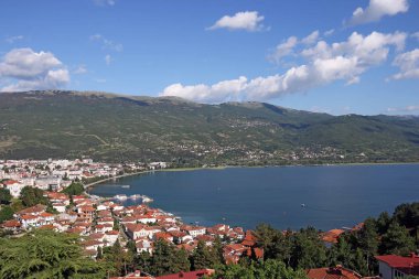 Ohri Gölü ve şehir manzarası Makedonya