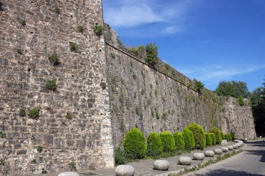 Taş kale duvarları Yanya Yunanistan