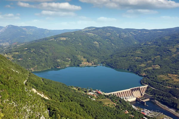 Drina 강 풍경 summe에 수력 발전소 Perucac — 스톡 사진