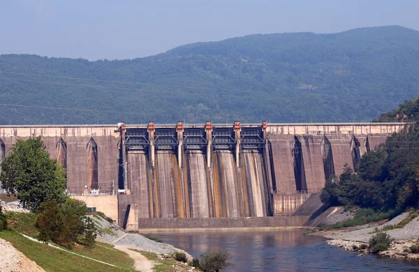 Central hidroeléctrica en el río Drina Perucac — Foto de Stock