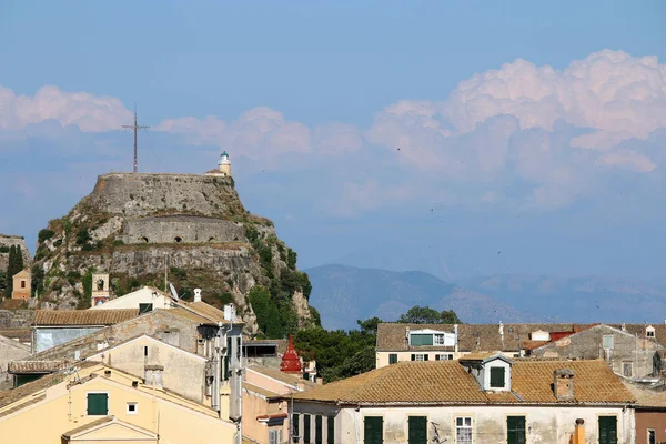 Corfu town eski kale ve bina cityscape yaz sezonu