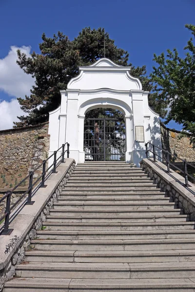 Вход на Печское кладбище Кальвария Венгрия — стоковое фото