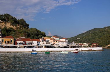 bağlantı noktası Parga turizm Yunanistan yaz sezonu tekneler