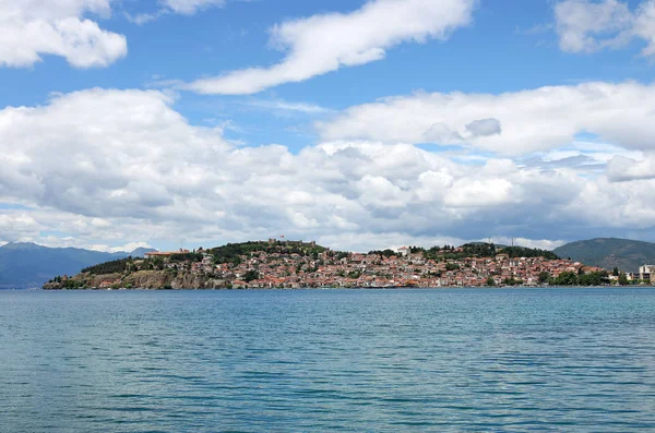 Ohrid ciudad y lago paisaje Macedonia temporada de verano — Foto de Stock