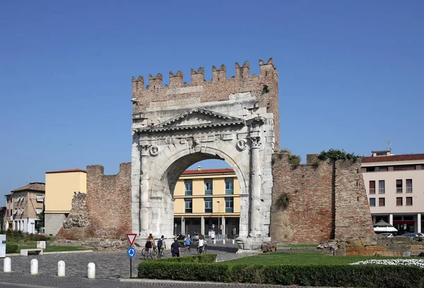 Beroemde Arco di Augusto gate Rimini Italië — Stockfoto