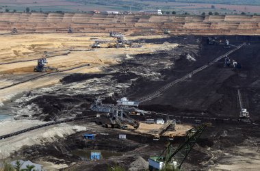Kostolac dakika içinde kazı makineleri ve makinelerle maden ocağı aç