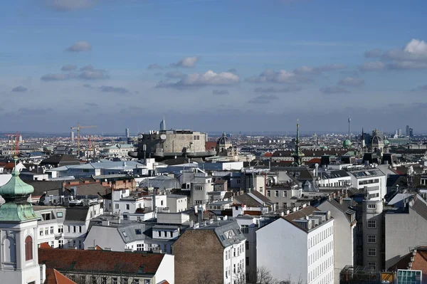 Stadsbyggnader Och Kyrktorn Wien — Stockfoto