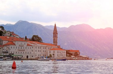 Eski şehir Kotor Körfezi Karadağ Yazın Perast