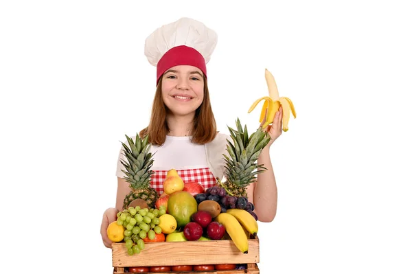 Vrouwelijke Kok Met Banaan Verschillende Vruchten Houten Krat — Stockfoto
