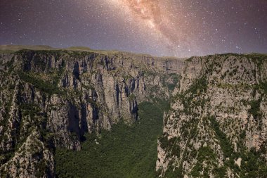 Vikos Boğazı gece Yunanistan manzarası