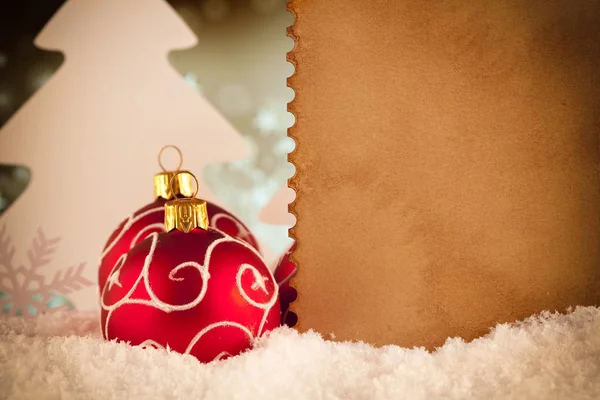 Sfondo di Natale - palline, albero e foglio di carta bianco — Foto Stock