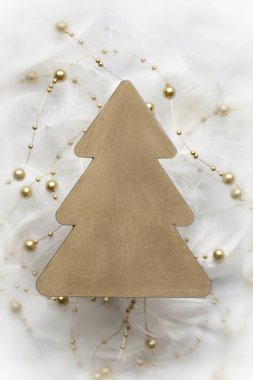 Beyaz arkaplanda Noel ağacı
