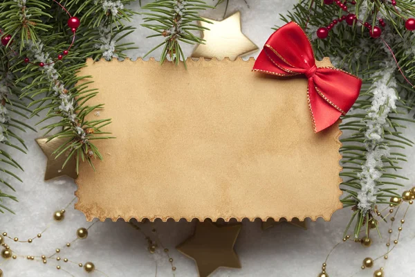 Prázdný papír karta na vánoční pozadí — Stock fotografie
