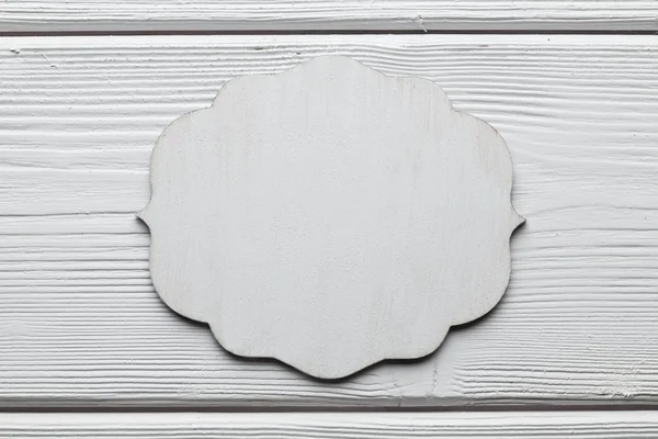 Белый фон или текстура - чистая деревянная пластина на досках — стоковое фото