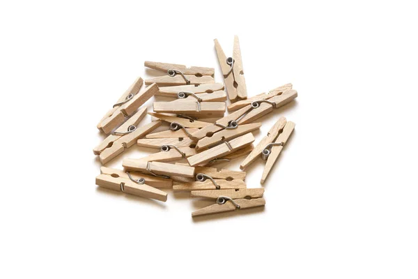 Pinzas de madera aisladas sobre fondo blanco — Foto de Stock