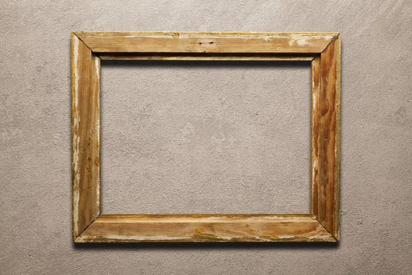 Moldura de madeira danificada velha do retrato - fundo ou textura — Fotografia de Stock