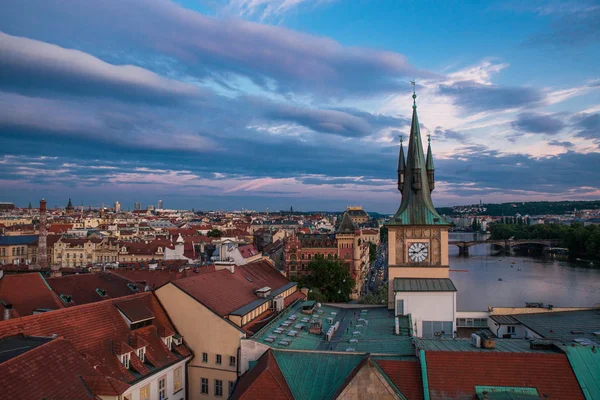 Praga ao pôr do sol. Imagem de Praga, capital da República Checa — Fotografia de Stock