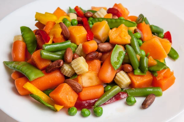 Warzywa Parze Talerzu — Zdjęcie stockowe