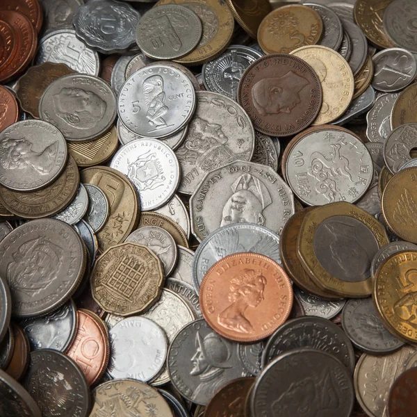 Muntenverzameling, oude en nieuwe munten over de hele wereld — Stockfoto