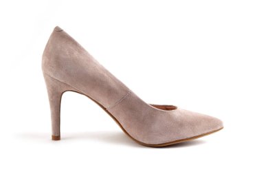 Beyaz arka plandaki kadın ayakkabıları izole edilmiş. Boşluk metnini kopyala