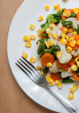 Buharda pişmiş sebze