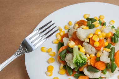 Buharda pişmiş sebze