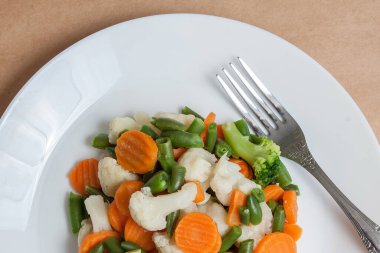 Buharda pişmiş sebze