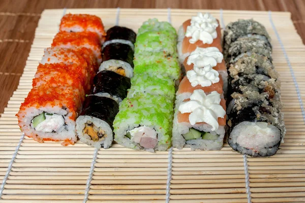 Traditional Japanese Sushi Roll Set — Stock Photo, Image